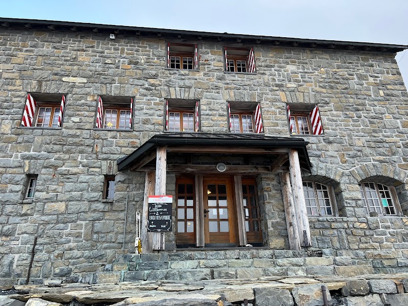 Blüemlisalphütte