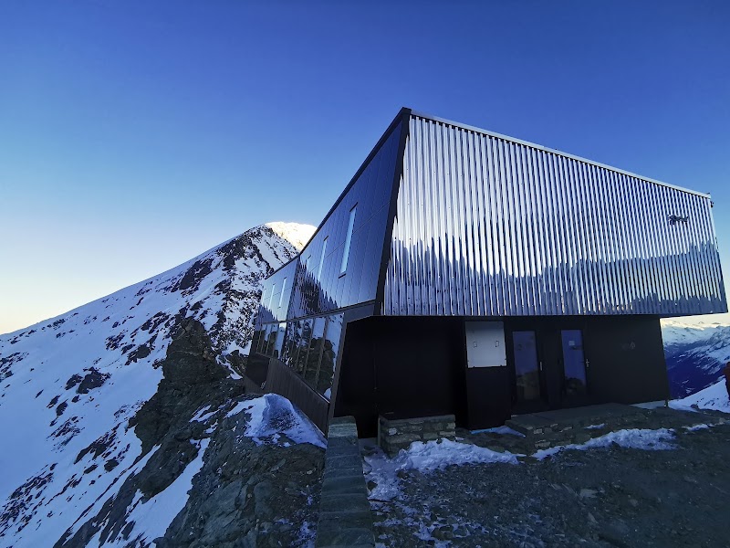 Cabane de Tracuit
