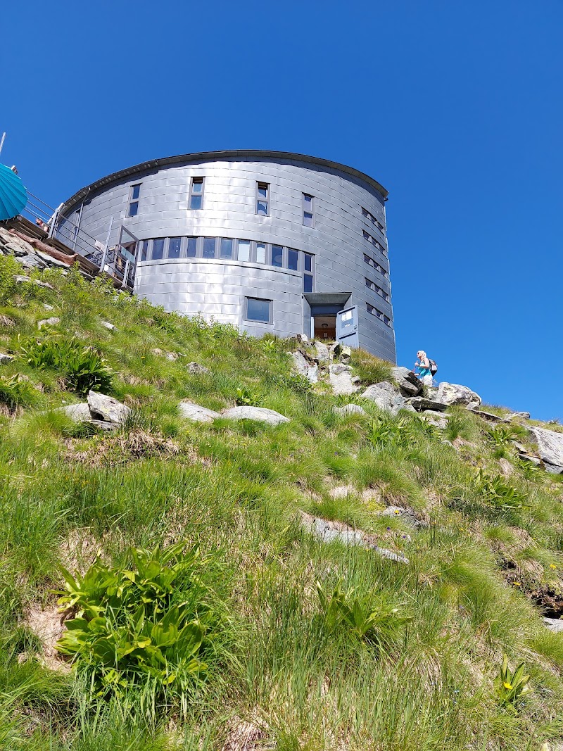 Cabane du Vélan