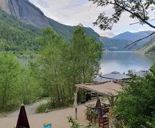 Cabane du lac de Chilet