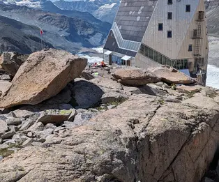 Monte Rosa Hütte (Cabane Bétemps)