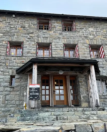Blüemlisalphütte