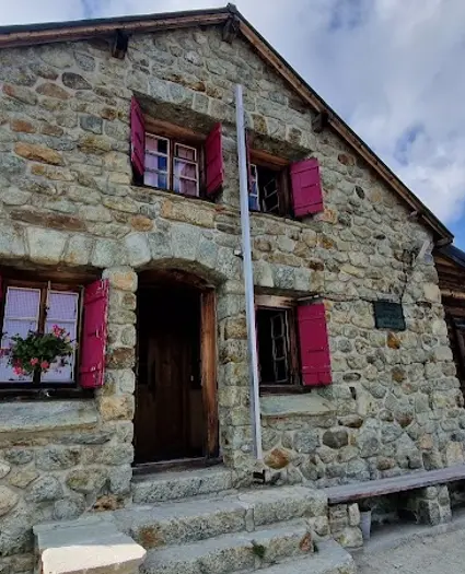 Cabane des Aiguilles Rouges