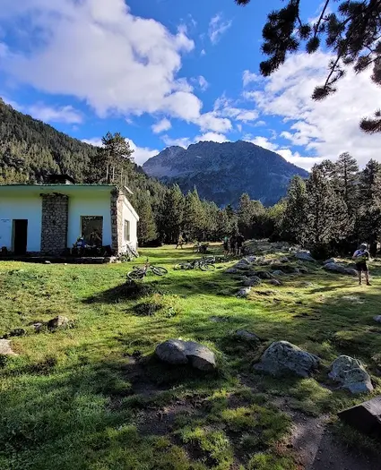 Refugio de Coronas / Pescadores