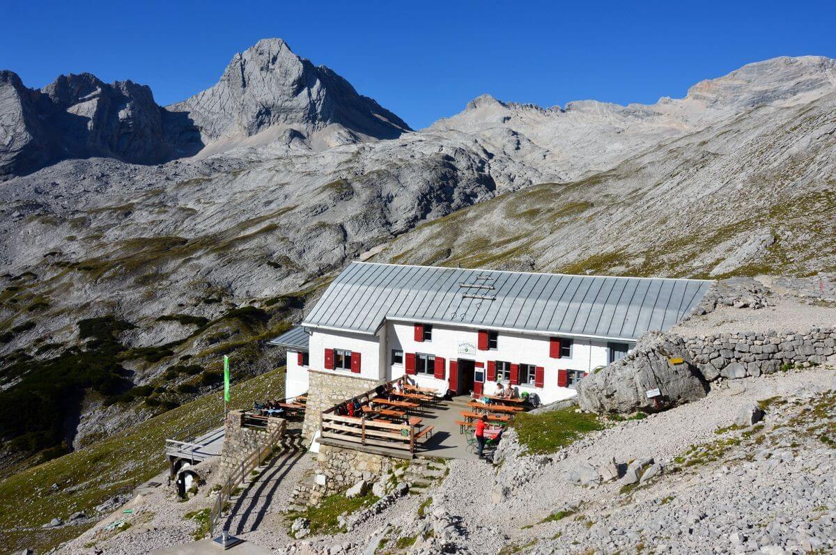 Refuge Knorr Hut
