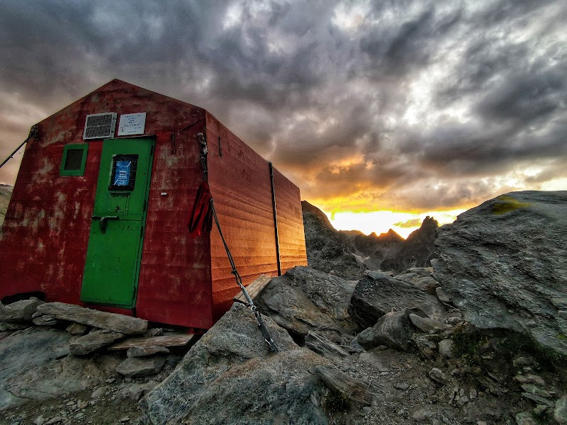 Refuge bivouac Walter Blais