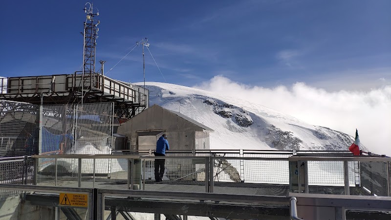 Refuge de la Testa Grigia (Guide del Cervino)