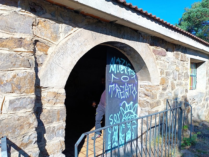 Refugio del Collado de las Tres Cruces