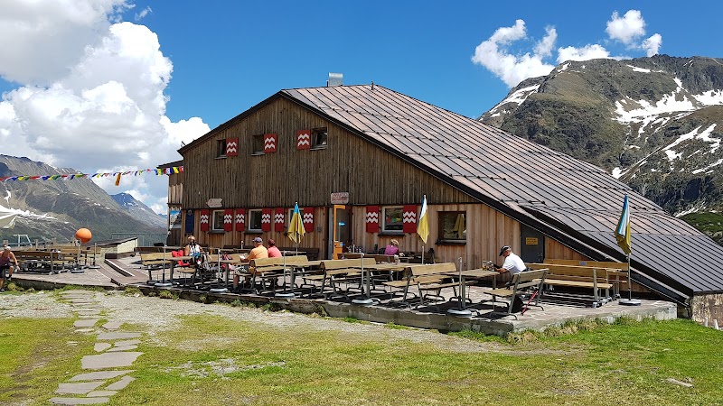 Sulzenau Hutte